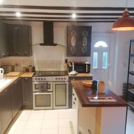 הוילה The Old Barn, Cosy Townhouse In לאומינסטר מראה חיצוני תמונה